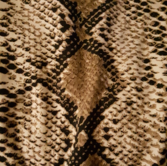 Curvy size Snakeskin Cami & Shorts Set athleisure - Picture 8 of 8